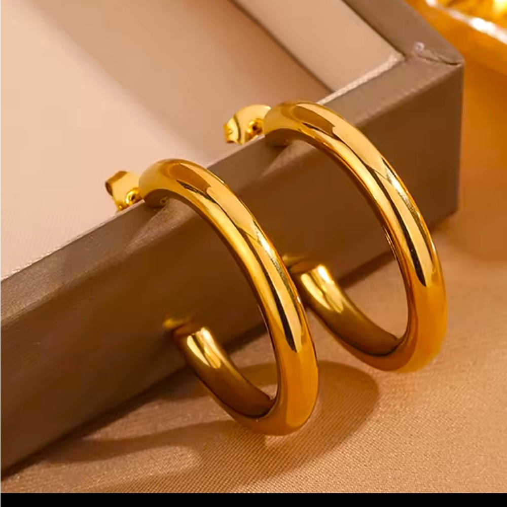 18kt GP Thick Hollow Half Hoop Earrings (M) 40mm